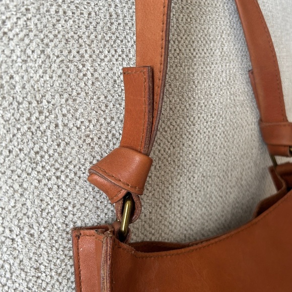 The Sydney Shoulder Bag - Picture 3 of 4